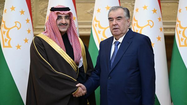 Эмомали Рахмон и председатель Саудовского фонда развития Султан Абдулрахман аль-Маршад - Sputnik Таджикистан