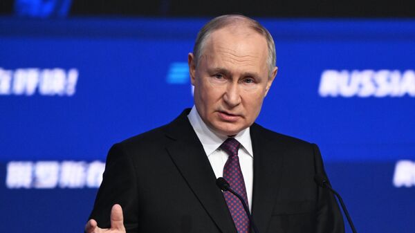 Президент России В. Путин принял участие в форуме ВТБ Россия зовет! - Sputnik Таджикистан