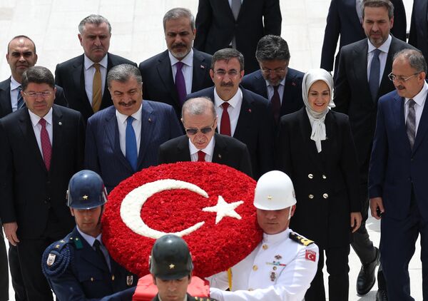 Президент Турции Реджеп Тайип Эрдоган 3 июня принял присягу в Великом национальном собрании страны и официально стал турецким президентом до 2028 года. - Sputnik Таджикистан