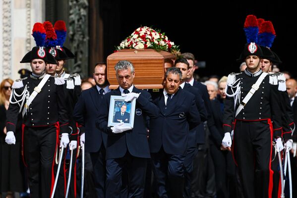 Экс-премьер Италии Сильвио Берлускони умер на 87-м году жизни 12 июня 2023-го. - Sputnik Таджикистан