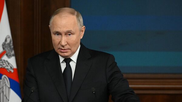 Президент РФ В. Путин принял участие в заседании коллегии Минобороны РФ - Sputnik Таджикистан