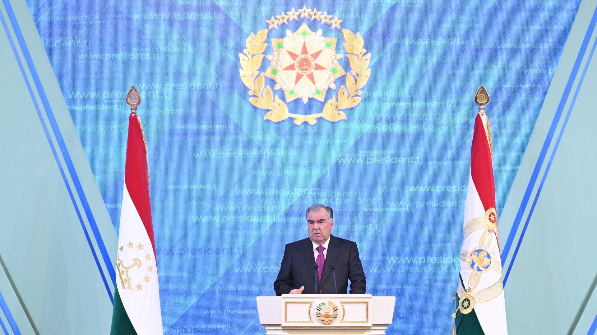Рахмон назвал 2023 год успешным для Таджикистана