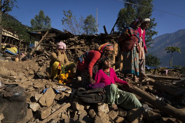 Мощное землетрясение магнитудой 6,4 произошло 3 ноября 2023 года в западном районе Джаяркот на границе Индии и Непала. По данным властей, погибли по меньшей мере 153 человека.  - Sputnik Таджикистан