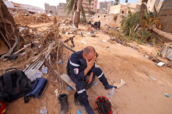 В результате наводнений в Ливии число погибших на востоке страны превысило 11 тыс., пропали без вести около 20 тыс. человек. - Sputnik Таджикистан