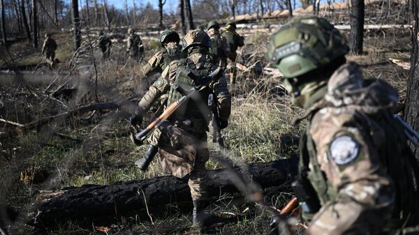 Боевая подготовка военнослужащих ВДВ в зоне СВО - Sputnik Таджикистан