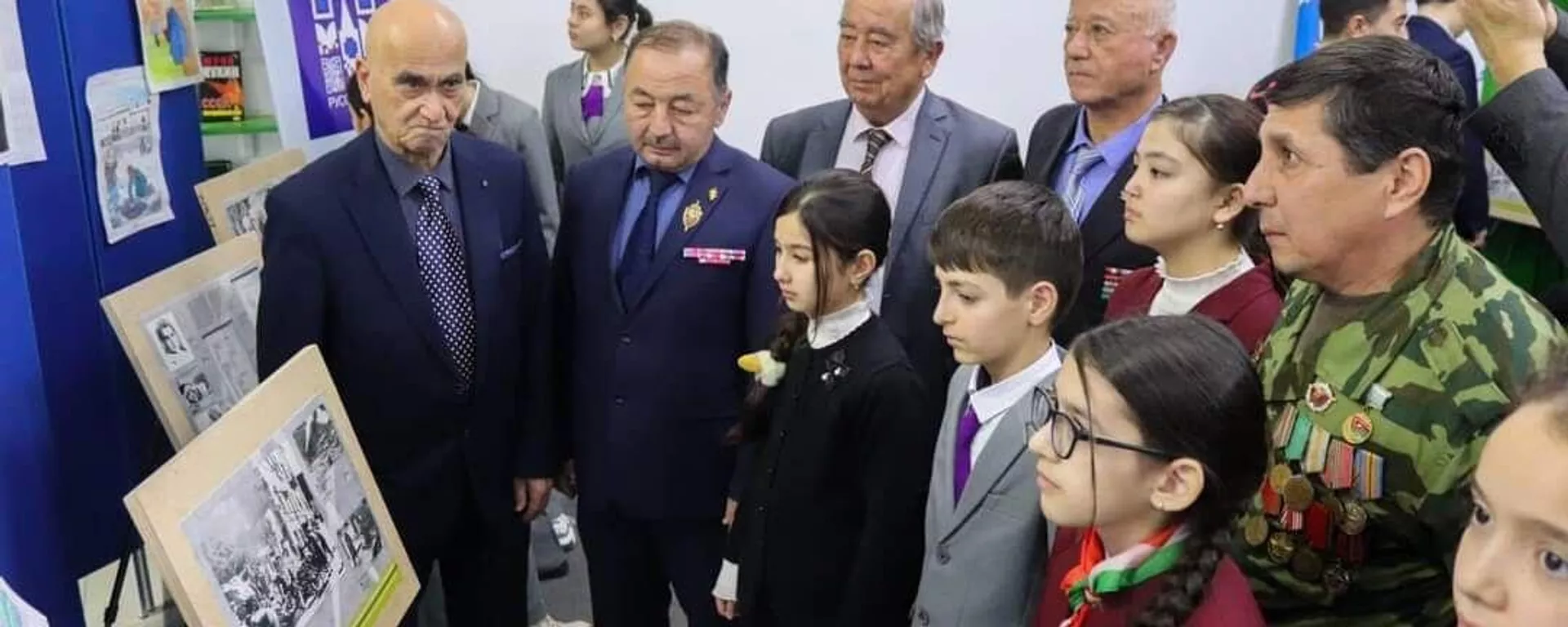 В Русском доме открылась фотовыставка, посвященная 80-летию со дня полного освобождения Ленинграда от фашистской блокады - Sputnik Тоҷикистон, 1920, 18.01.2024