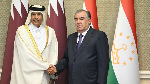 Президент Таджикистана Эмомали Рахмон встретился с Председателем Консультативного собрания Государственного совета Катара Хасаном ибн Абдулло Аль-Ганимом - Sputnik Таджикистан