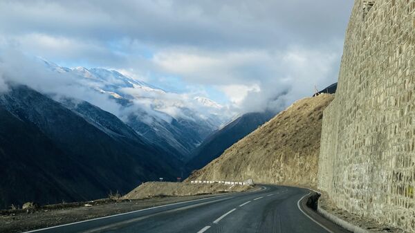 Дорога Худжанд-Душанбе. Архивное фото - Sputnik Тоҷикистон
