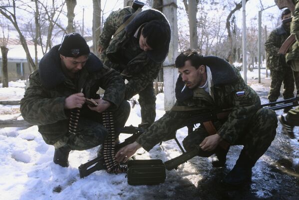 Уже 10 февраля 1990 года группа молодых людей устроила &quot;армянский погром&quot;. - Sputnik Таджикистан