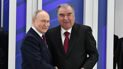 Президенты России и Таджикистана Владимир Путин и Эмомали Рахмон