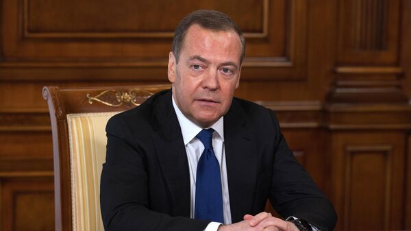 Заместитель председателя Совбеза РФ Д. Медведев дал интервью российским СМИ - Sputnik Тоҷикистон