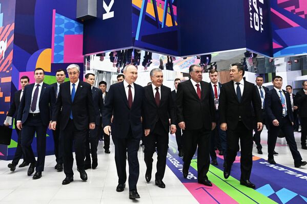 На церемонии присутствовали главы государств Центральной Азии, а также президент Беларуси. - Sputnik Таджикистан