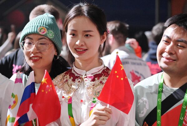 Участники из Китая. - Sputnik Таджикистан