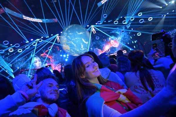Участники церемонии открытия Всемирного фестиваля молодежи 2024. - Sputnik Таджикистан