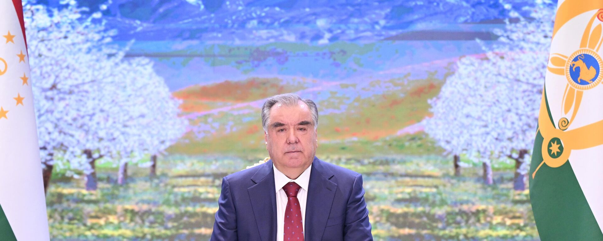 Президент Таджикистана Эмомали Рахмон - Sputnik Таджикистан, 1920, 09.03.2024