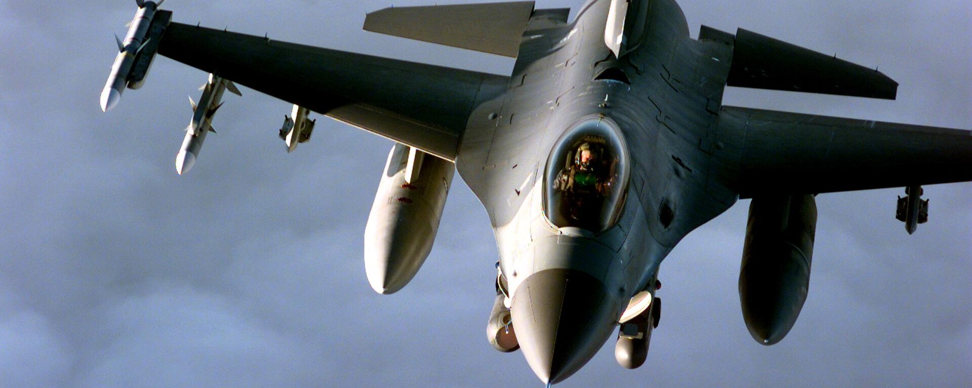 Истребители F-16. Иллюстративное фото. - Sputnik Таджикистан, 1920, 07.03.2026