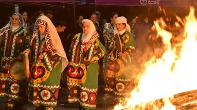 Церемония зажжения костра Навруза в Душанбе.