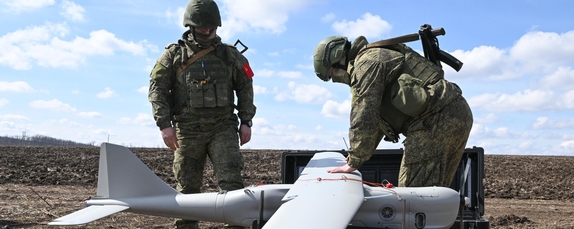 Боевая работа операторов БПЛА группировки Центр. Архивное фото - Sputnik Таджикистан, 1920, 20.05.2025