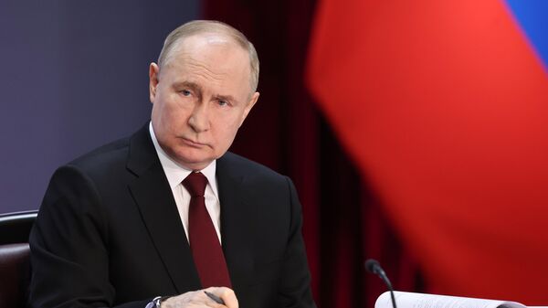 Президент Владимир Путин принял участие в ежегодном расширенном заседании коллегии МВД - Sputnik Тоҷикистон