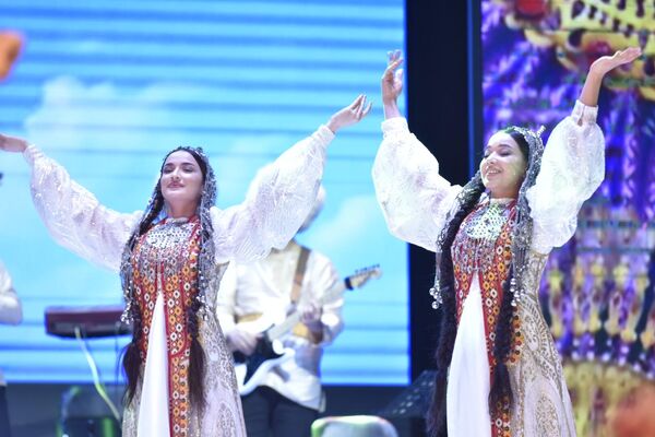 Певцы из Туркменистана исполнили песню &quot;Ватан Магадам&quot; на таджикском языке. - Sputnik Таджикистан