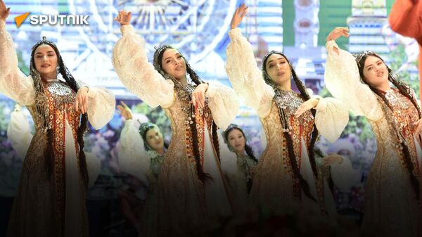 Танцы, песни, традиции: душанбинцы познакомились с культурой Туркменистана - Sputnik Таджикистан