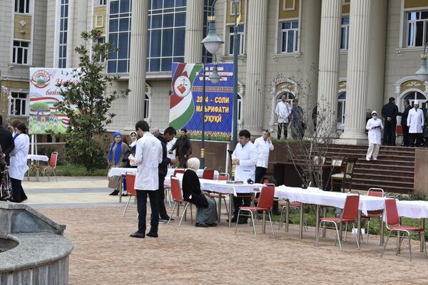 В Душанбе провели бесплатные медконсультации по случаю Всемирного дня здоровья - Sputnik Тоҷикистон