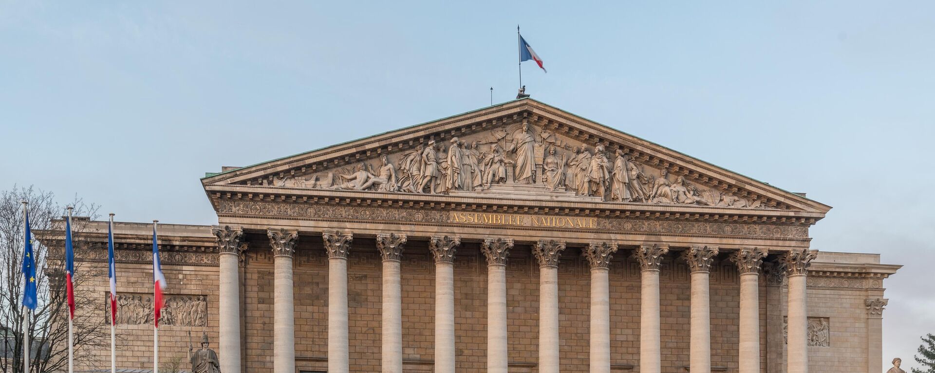 Здание Национального собрания Франции в Париже.  - Sputnik Таджикистан, 1920, 08.04.2024