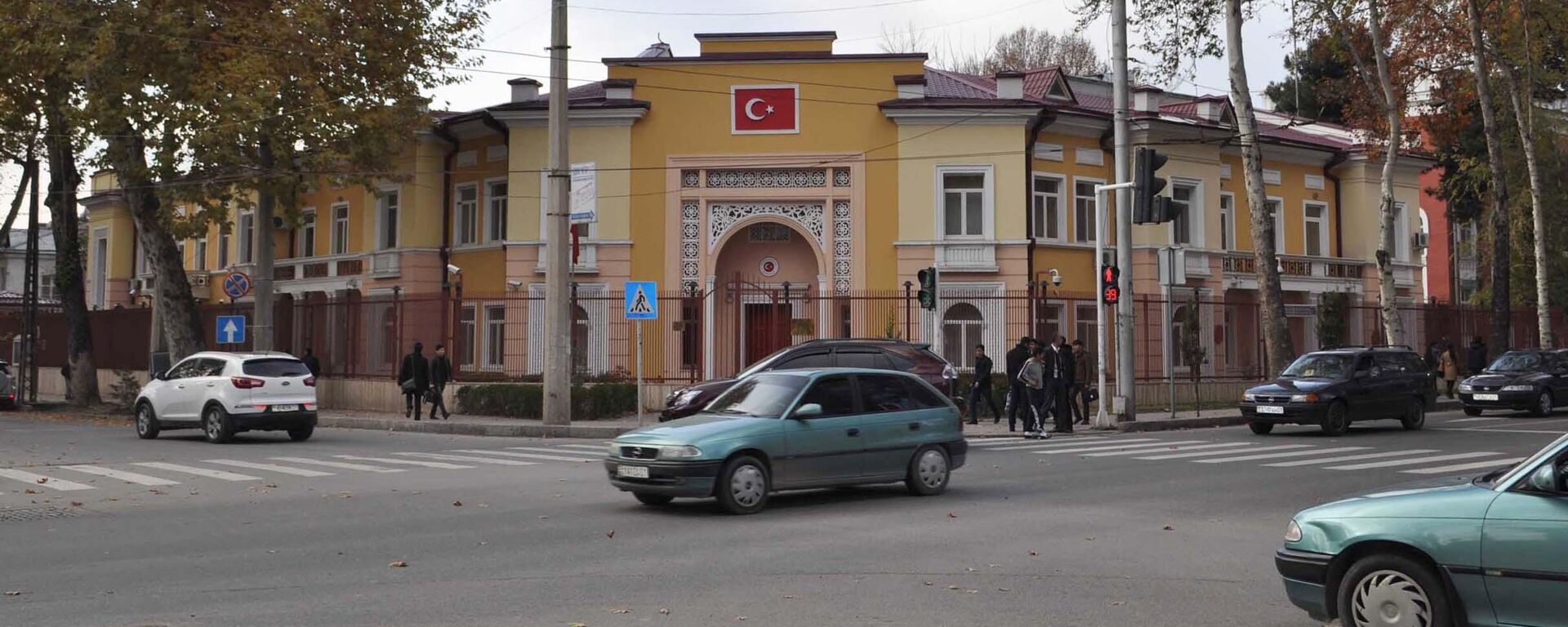 Здание посольства Турции в Душанбе  - Sputnik Таджикистан, 1920, 08.04.2024
