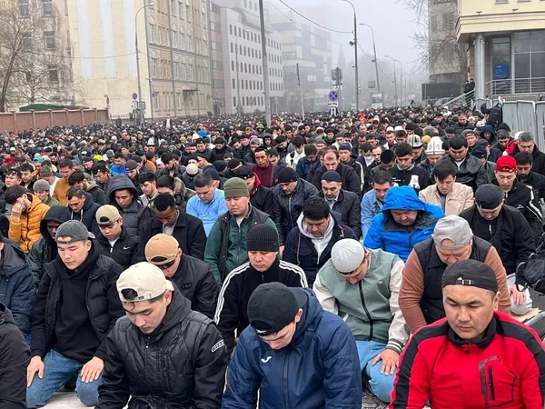 Празднование Ураза-байрама в Москве Празднование Ураза-байрама в Москве