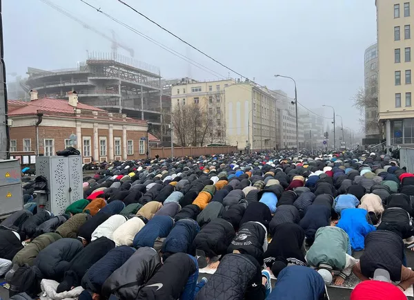 Празднование Ураза-байрама в Москве Празднование Ураза-байрама в Москве