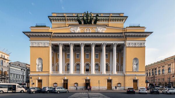 Здание Александринского театра в Санкт-Петербурге - Sputnik Таджикистан