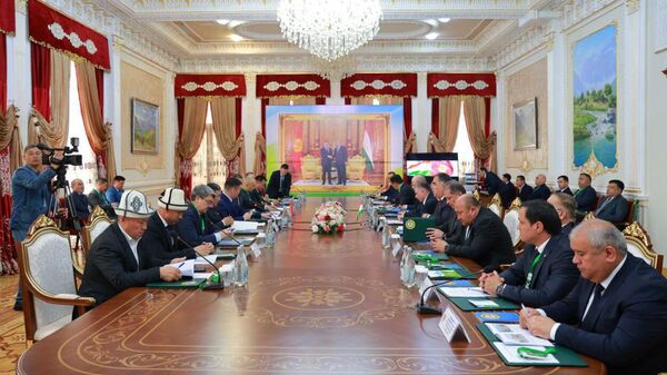 Таджикистан и Кыргызстан провели встречу по вопросу границы - Sputnik Тоҷикистон