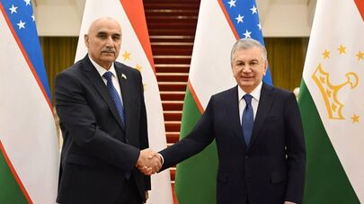 Шавкат Мирзиёев в рамках программы визита в Таджикистан провел встречу с Председателем Маджлиси наояндагон Маджлиси Оли Махмадтоиром Зокирзода