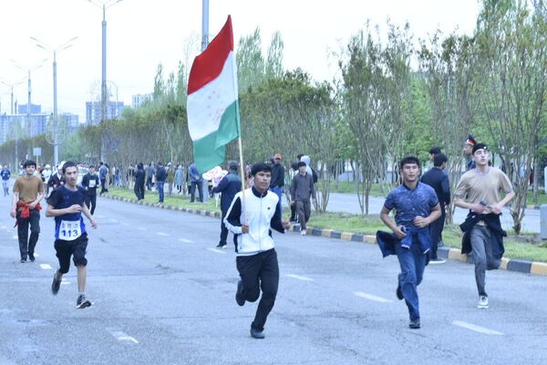 Дистанция полумарафона составила 21 км 97,5 м. - Sputnik Таджикистан