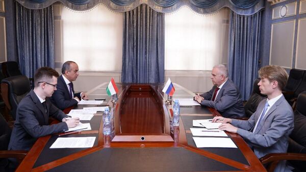 Встреча с Послом России в Таджикистане С. Григорьевым в Министерстве иностранных дел - Sputnik Таджикистан