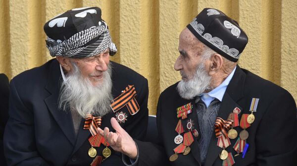 Торжественная церемония, посвященная Сталинградской битве, в Душанбе  - Sputnik Таджикистан