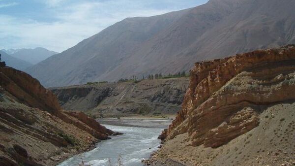 Река Зарафшон в Айнинском районе Таджикистана - Sputnik Таджикистан