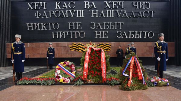 Торжественная церемония, посвященная Сталинградской битве, в Душанбе - Sputnik Таджикистан