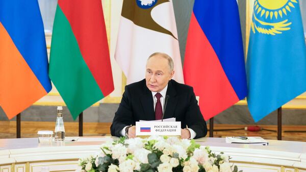Президент России Владимир Путин принял участие в юбилейном саммите ЕАЭС в Москве - Sputnik Таджикистан