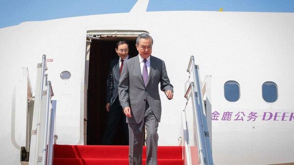 Глава МИД Китая Ван И прибыл в Таджикистан - Sputnik Тоҷикистон
