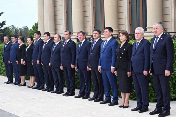 Церемония официальной встречи Эмомали Рахмона в Азербайджанской Республике - Sputnik Тоҷикистон