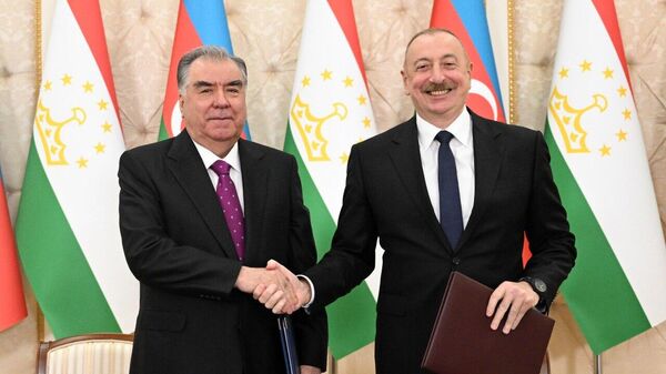 Церемония подписания новых документов о сотрудничестве между Таджикистаном и Азербайджаном - Sputnik Тоҷикистон
