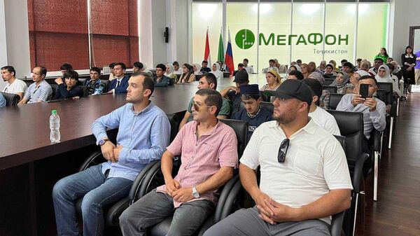 Встреча с топ-менеджерами компании МегаФон Таджикистан - Sputnik Таджикистан