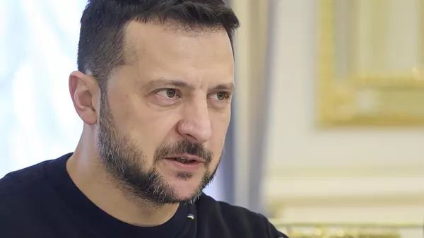 Президент Украины Владимир Зеленский выступает во время встречи с госсекретарем США Энтони Блинкеном в Киеве, Украина, во вторник, 14 мая 2024 года. - Sputnik Тоҷикистон