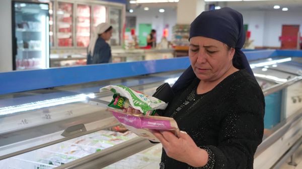 Покупка продуктов в супермаркете Ашан в Душанбе - Sputnik Тоҷикистон
