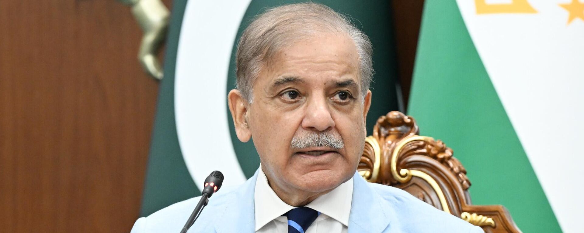 Премьер-министр Исламской Республики Пакистан Шахбаз Шариф  - Sputnik Тоҷикистон, 1920, 26.05.2025