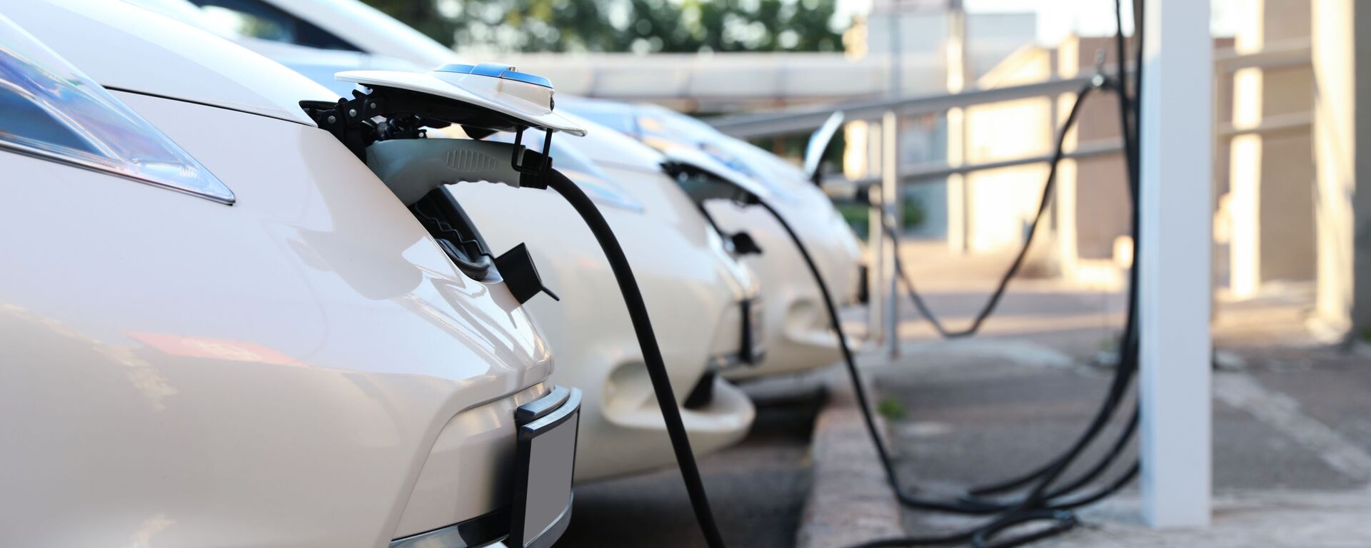 Зарядка электрокаров - Sputnik Тоҷикистон, 1920, 20.04.2025