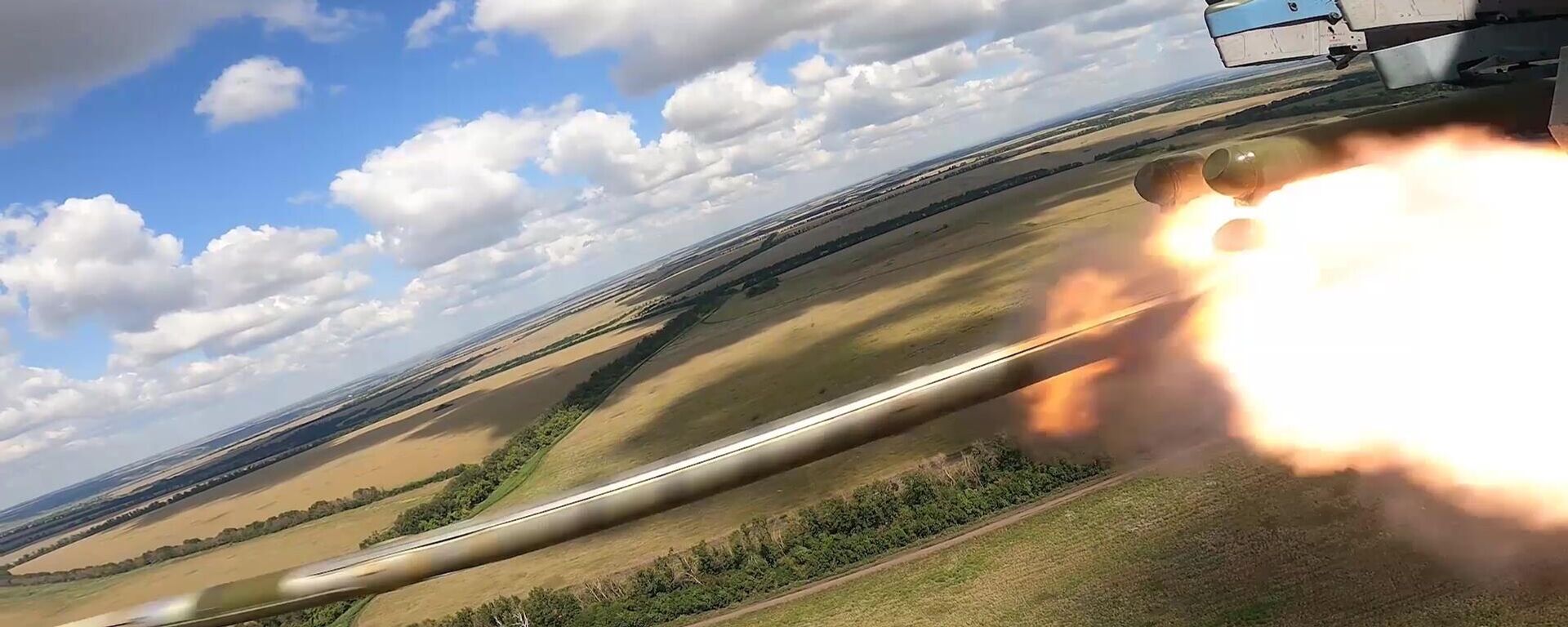 Вертолеты Ка-52 нанесли удары по подразделениям ВСУ на границе с Курской областью  - Sputnik Таджикистан, 1920, 13.08.2024