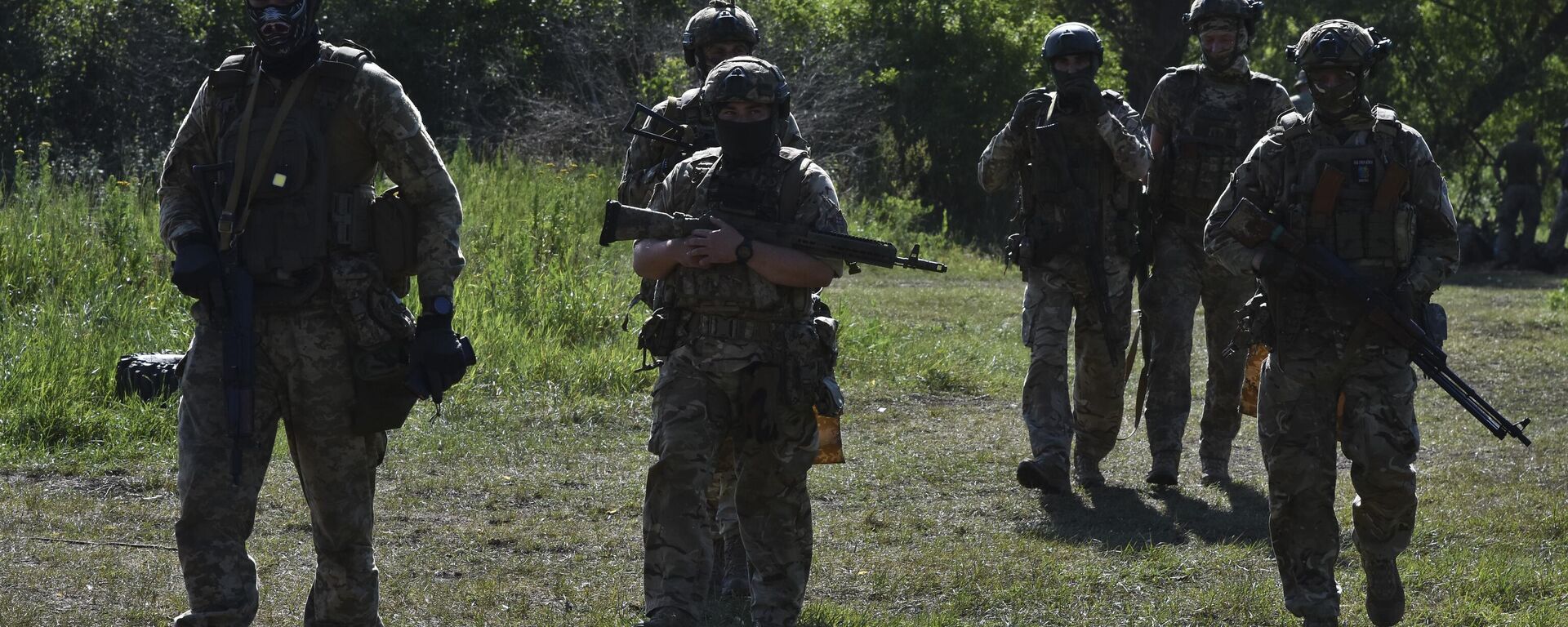 Украинские военнослужащие 141-й бригады занимают позиции на передовой в Запорожской области, Украина, вторник, 18 июня 2024 года. - Sputnik Таджикистан, 1920, 15.10.2024