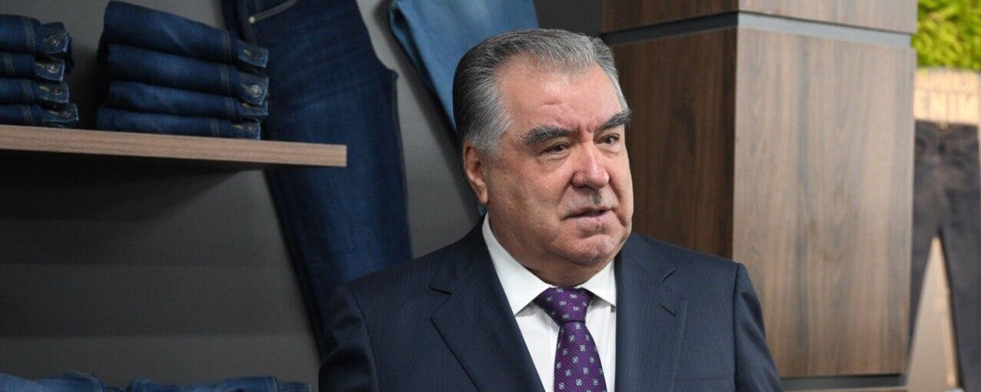 Эмомали Рахмон открыл швейное предприятие ООО Лидер в городе Худжанд - Sputnik Тоҷикистон, 1920, 09.09.2024